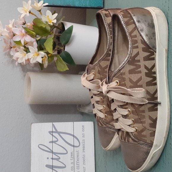 MICHAEL KORS SNEAKERS SZ 9 M - Picture 4 of 8